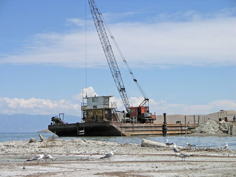 Ticonderoga and Crane / Trestlewood's 48' x 150' barge, Ticonderoga